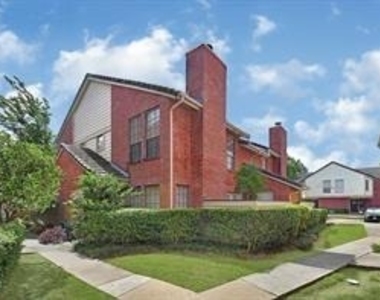 2211 S Kirkwood Road - Photo Thumbnail 4