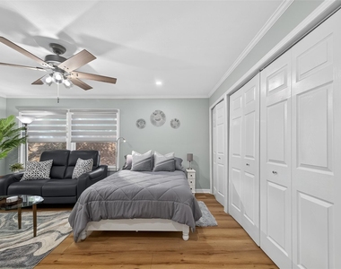 407 1/2 Fairbanks Street - Photo Thumbnail 3