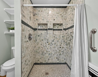 407 1/2 Fairbanks Street - Photo Thumbnail 13