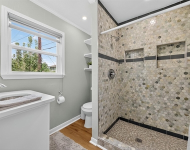407 1/2 Fairbanks Street - Photo Thumbnail 12