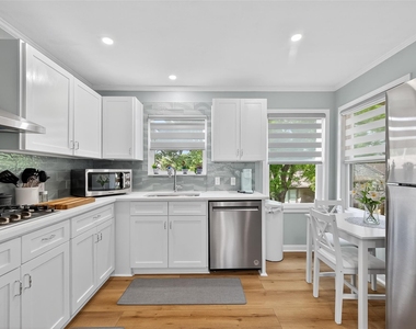 407 1/2 Fairbanks Street - Photo Thumbnail 7