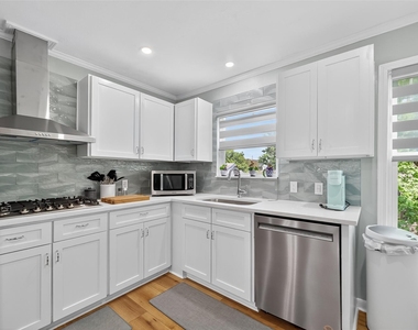 407 1/2 Fairbanks Street - Photo Thumbnail 8