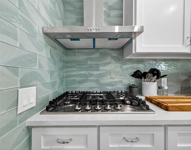 407 1/2 Fairbanks Street - Photo Thumbnail 9