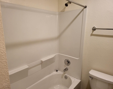 21155 Gosling Road - Photo Thumbnail 14