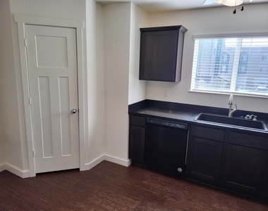 21155 Gosling Road - Photo Thumbnail 8