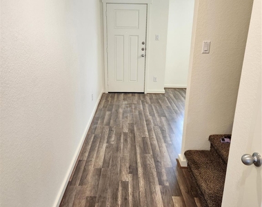 21155 Gosling Road - Photo Thumbnail 4