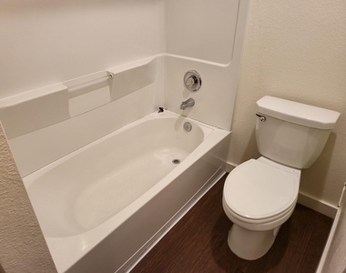 21155 Gosling Road - Photo Thumbnail 15