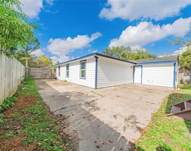 5718 Cherry - Photo Thumbnail 32