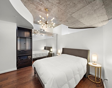 5925 Almeda Road - Photo Thumbnail 10