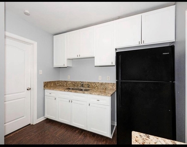 2719 Virginia Street - Photo Thumbnail 6