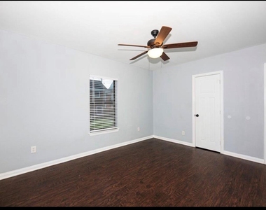 2719 Virginia Street - Photo Thumbnail 7