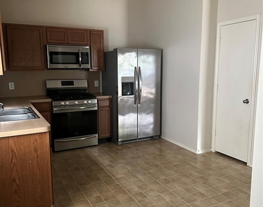 15823 Regal Trace Lane - Photo Thumbnail 11