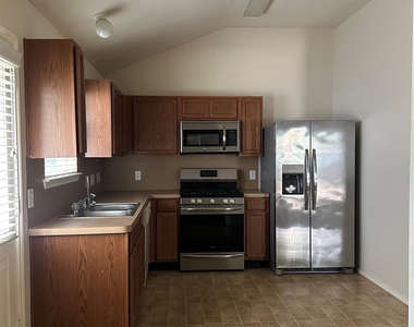 15823 Regal Trace Lane - Photo Thumbnail 7
