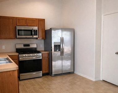 15823 Regal Trace Lane - Photo Thumbnail 9