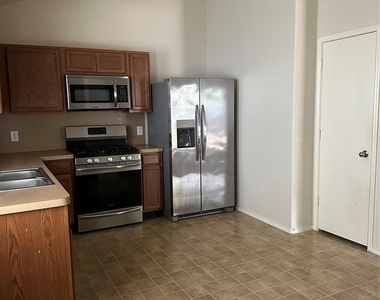 15823 Regal Trace Lane - Photo Thumbnail 8