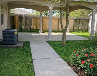 15823 Regal Trace Lane - Photo Thumbnail 15