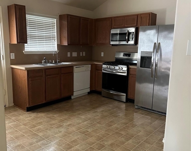 15823 Regal Trace Lane - Photo Thumbnail 6