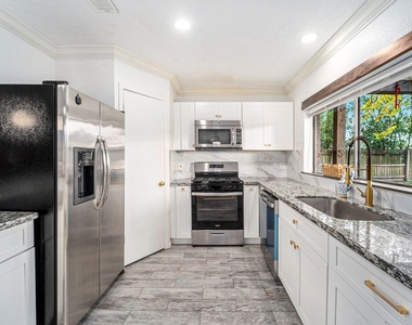 13231 Harpers Bridge Dr Drive - Photo Thumbnail 3