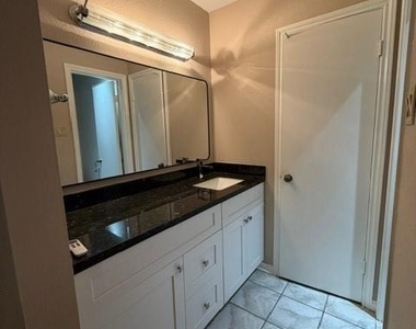 5510 Deep Forest Drive - Photo Thumbnail 9