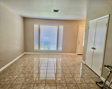 5510 Deep Forest Drive - Photo Thumbnail 2