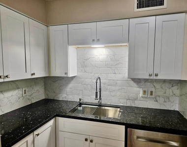 5510 Deep Forest Drive - Photo Thumbnail 7