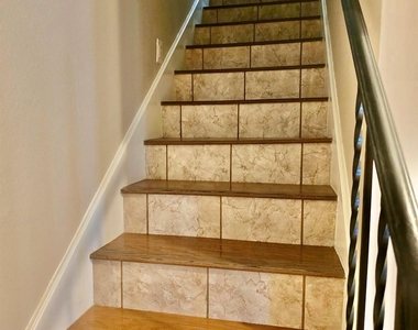 5510 Deep Forest Drive - Photo Thumbnail 4