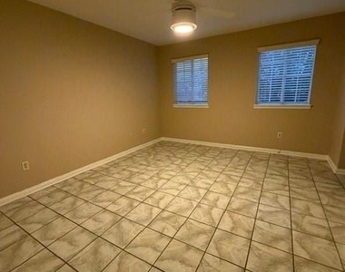 5510 Deep Forest Drive - Photo Thumbnail 7