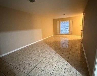 5510 Deep Forest Drive - Photo Thumbnail 12