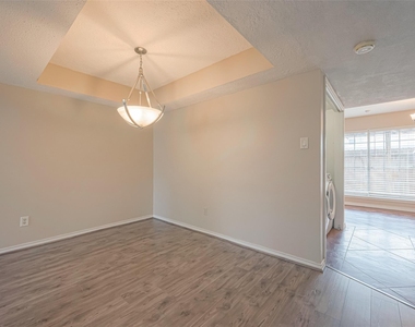 10217 Longmont Drive - Photo Thumbnail 9