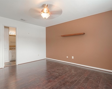 10217 Longmont Drive - Photo Thumbnail 20