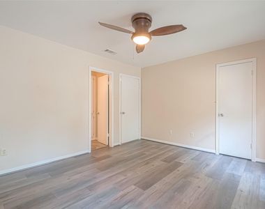 10217 Longmont Drive - Photo Thumbnail 26