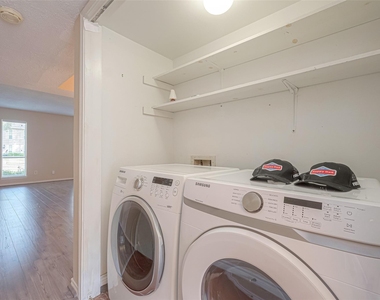 10217 Longmont Drive - Photo Thumbnail 17
