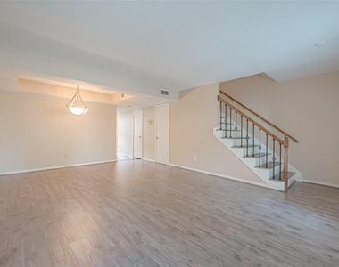 10217 Longmont Drive - Photo Thumbnail 4