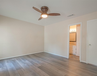 10217 Longmont Drive - Photo Thumbnail 25