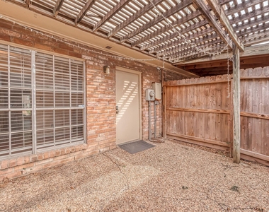 10217 Longmont Drive - Photo Thumbnail 31