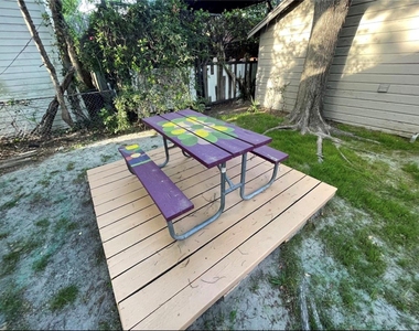 1706 Hawthorne Street - Photo Thumbnail 13