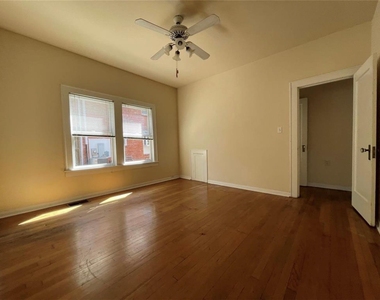 1706 Hawthorne Street - Photo Thumbnail 3