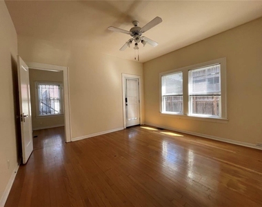 1706 Hawthorne Street - Photo Thumbnail 5