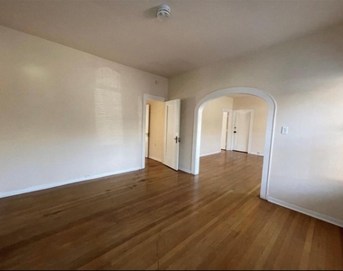1706 Hawthorne Street - Photo Thumbnail 2