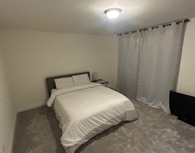 17067 Thornapple Court - Photo Thumbnail 12