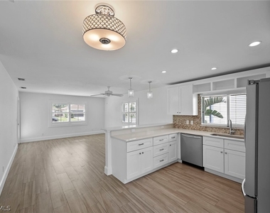 527 109th Avenue N - Photo Thumbnail 10