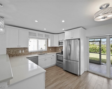 527 109th Avenue N - Photo Thumbnail 8