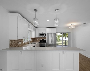 527 109th Avenue N - Photo Thumbnail 7