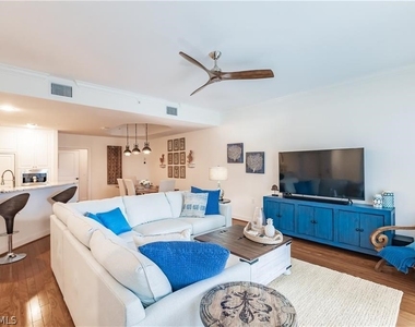 572 11th Avenue S - Photo Thumbnail 4