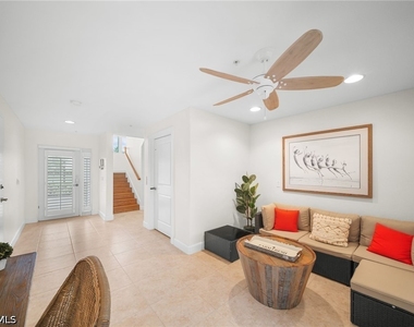 572 11th Avenue S - Photo Thumbnail 5