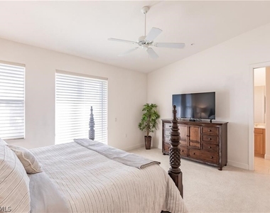 572 11th Avenue S - Photo Thumbnail 14