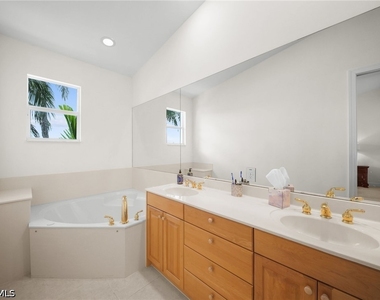 572 11th Avenue S - Photo Thumbnail 21