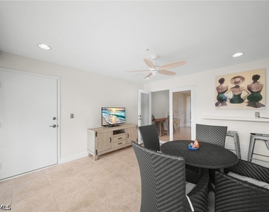 572 11th Avenue S - Photo Thumbnail 7