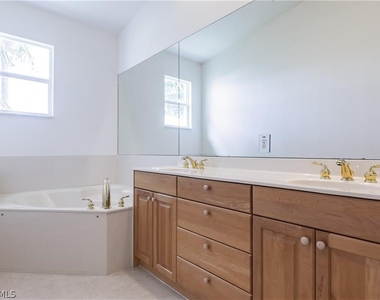 572 11th Avenue S - Photo Thumbnail 22