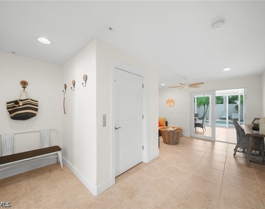 572 11th Avenue S - Photo Thumbnail 3